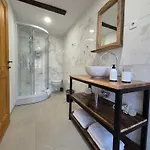 Slovenian House Vida