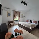 Slovenian House Vida