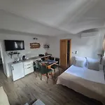 לינה וארוחת בוקר Slovenian House Vida 3*