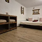 לינה וארוחת בוקר Slovenian House Vida 3*