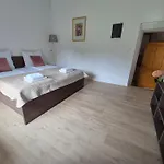 Slovenian House Vida בלד