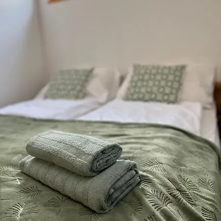 Slovenian House Vida בלד