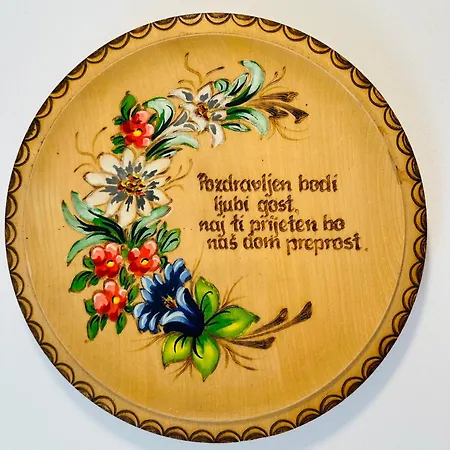 Slovenian House Vida Couette-café Bled
