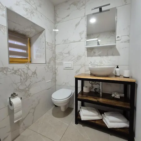 Slovenian House Vida 住宿加早餐酒店 3*