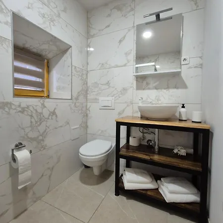 Slovenian House Vida 3* Bled