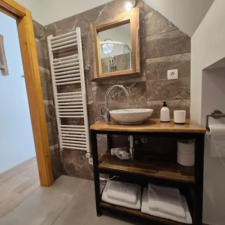 Couette-café Slovenian House Vida 3*