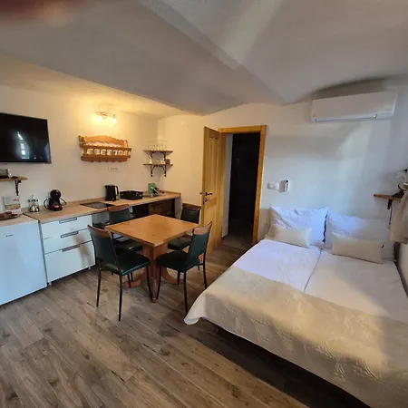 Bed & Breakfast Slovenian House Vida Bled