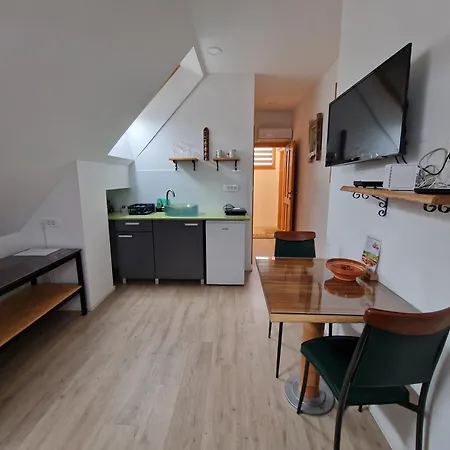 Slovenian House Vida 3* בלד