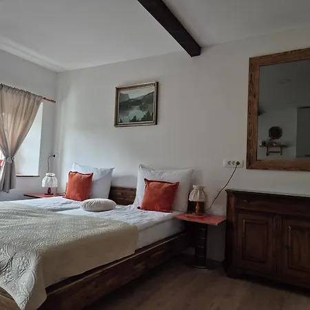 Slovenian House Vida בלד