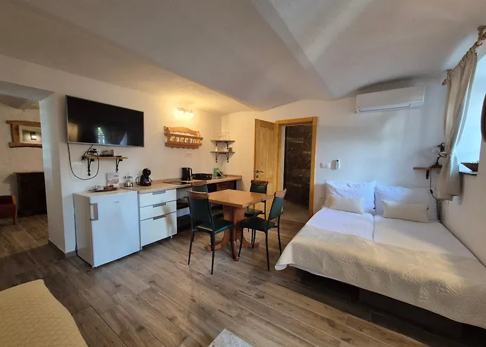 Slovenian House Vida 3* Bled